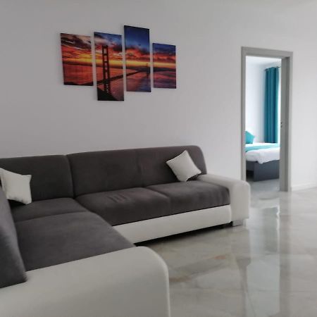 Aqua West Apartment Free Parking- Self Check-In Oradea Zewnętrze zdjęcie