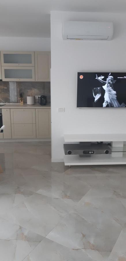 Aqua West Apartment Free Parking- Self Check-In Oradea Zewnętrze zdjęcie
